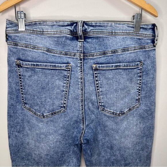 Pennington’s Acid Wash Jeans with Slit Hem Size 12 - Picture 8 of 11